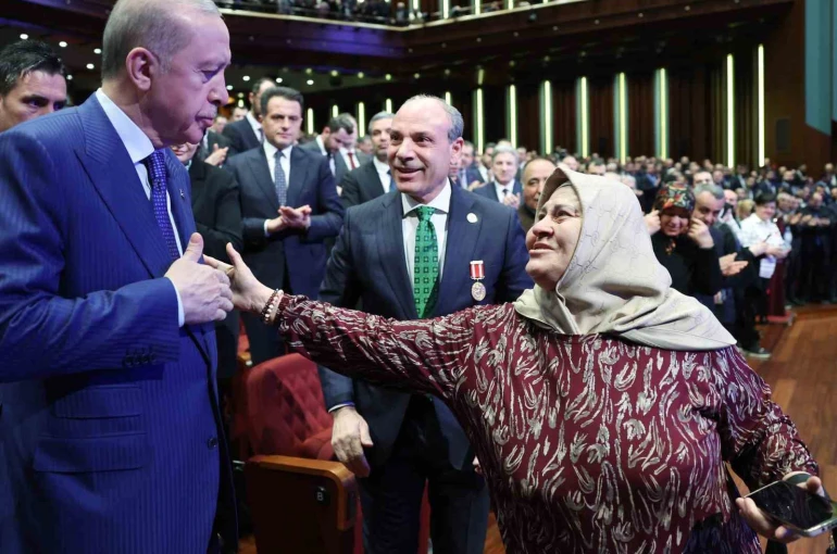 Bakan Kurum: "500 bin sosyal konutumuz bitecek, hayaller ertelenmeyecek, Türkiye kazanacak"