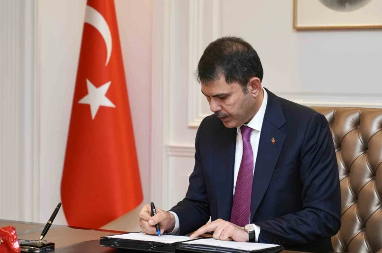 Bakan Kurum, Adıyaman’da depremden sonra inşa edilen köy evlerini paylaştı