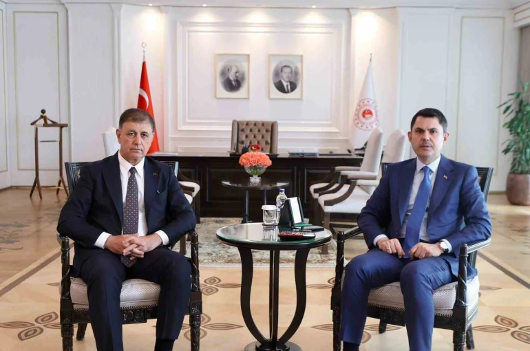 Bakan Kurum, İzmir Büyükşehir Belediye Başkanı Tugay’ı kabul etti 