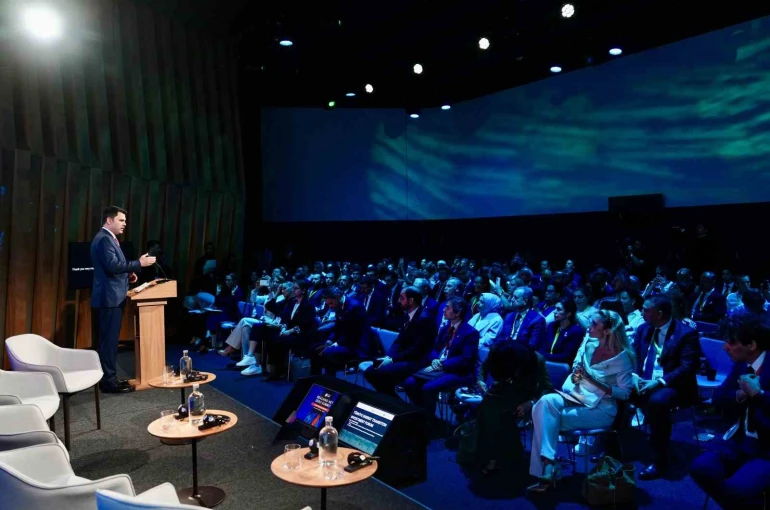 Bakan Kurum, Londra’da Türkiye Enerji Dönüşümü Yatırım Forumu’nda konuştu