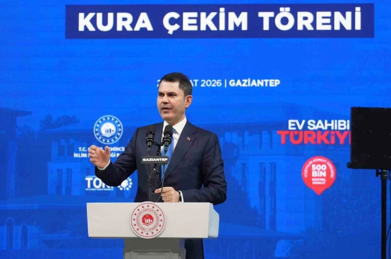 Bakan Kurum: "Muhalefet, ‘deprem bölgesine çöp kutusu gönderdim’ diye övünüyor, 455 bin yuvayı beğenmiyor"
