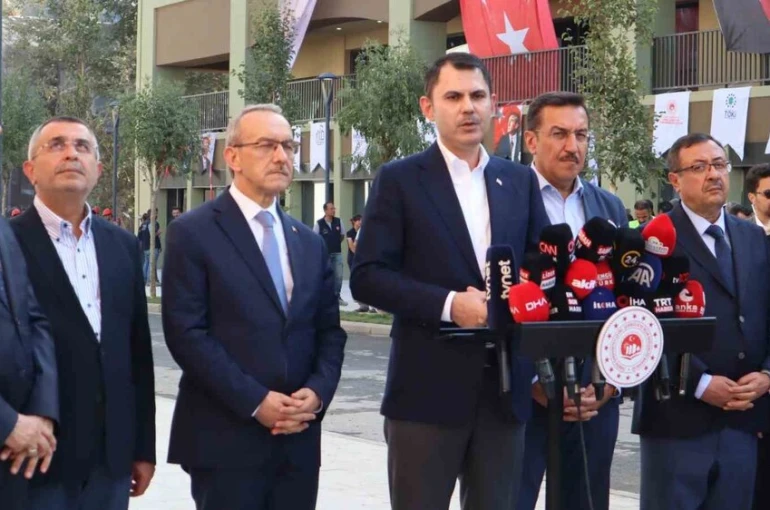 Bakan Kurum: "Şehirlerimiz her alanda ayağa kalkıyor"