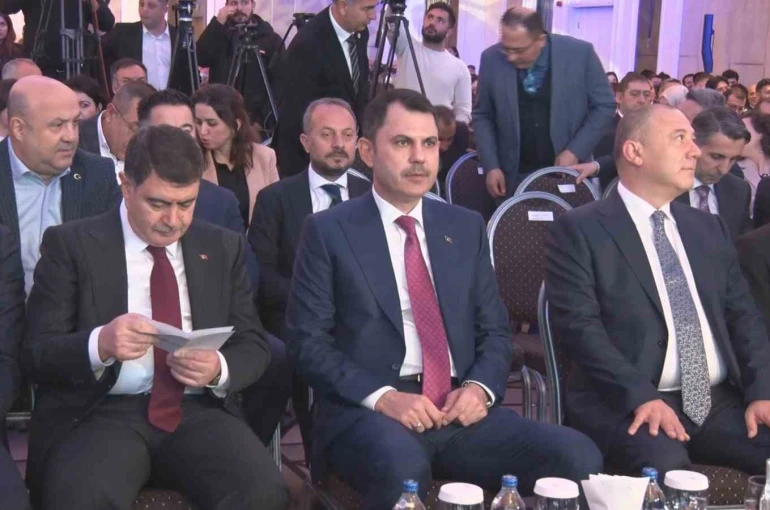 Bakan Kurum: "Türkiye asrın felaketini asrın inşa seferberliğine dönüştürmüş, şahlanış dönemine geçmiştir"