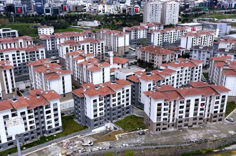 Bakan Kurum: "Vatandaşlarımız devletine güvendi, sağlam yuvalara kavuştu"