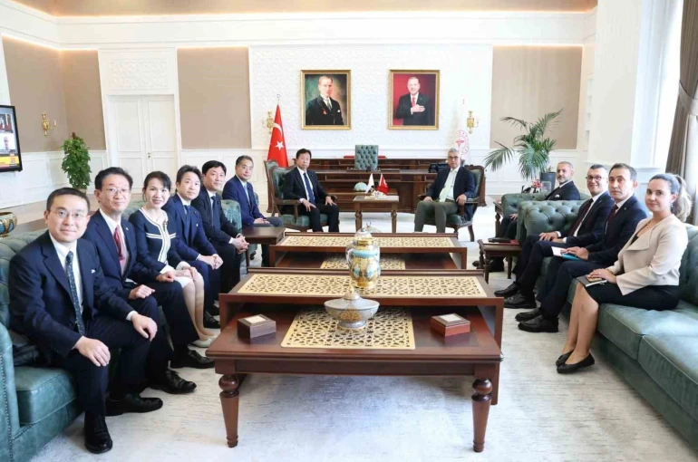 Bakan Memişoğlu, Japonya Temsilciler Meclisi Üyesi Ogushi ile bir araya geldi 
