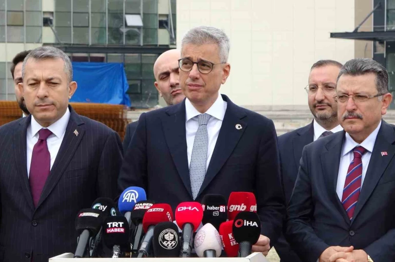 Bakan Memişoğlu Trabzon Şehir Hastanesi için "Kayıyor" eleştirilerine cevap verdi