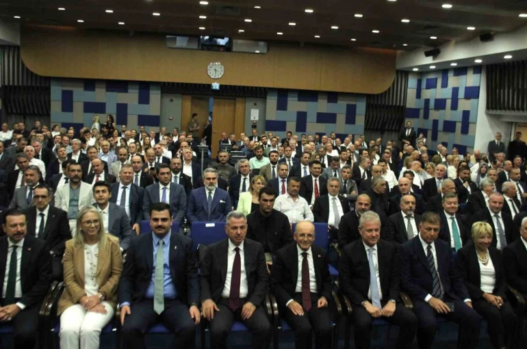 Bakan Şimşek, İzmir’de iş dünyasıyla buluştu 