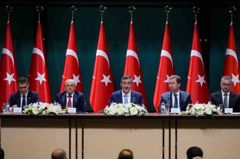 Bakan Şimşek: "Türkiye ekonomisi şoklara dayanıklı"