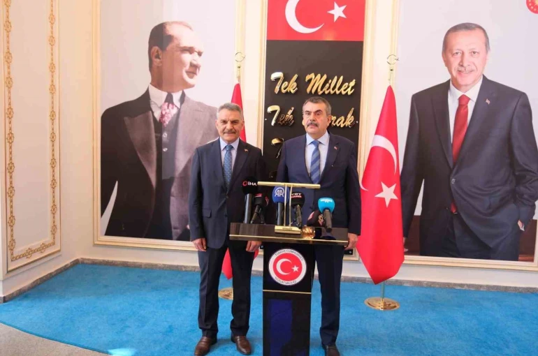 Bakan Tekin: "1 milyon 22 bin 658 öğrenci sınava girecek"