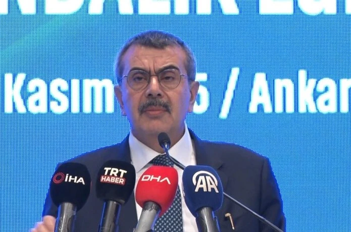 Bakan Tekin: "45 farklı ülkede 2 bin 785 bursiyerimiz var"