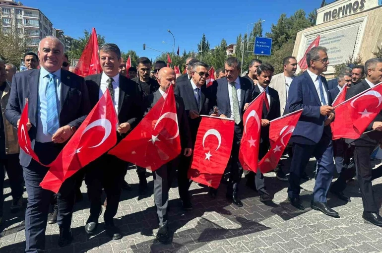 Bakan Tekin, Besni Eğitim Bayramı’na katıldı