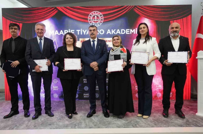 Bakan Tekin: "Sanatı eğitim süreçlerinin ayrılmaz bir parçası olarak görüyoruz"
