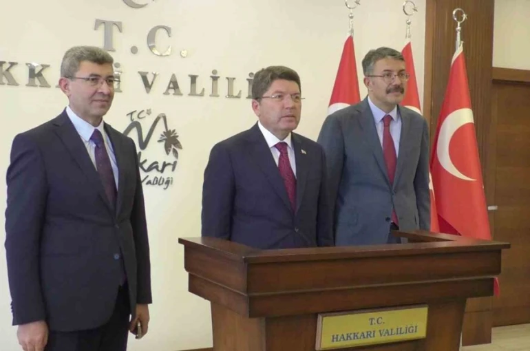 Bakan Tunç Hakkari’de