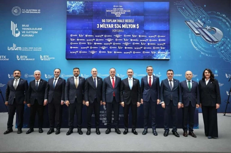 Bakan Uraloğlu: "(5G Yetkilendirme İhalesi) 3 operatör, toplamda 2 milyar 945 milyon dolar teklif vererek frekans bantlarını almaya hak kazandı"