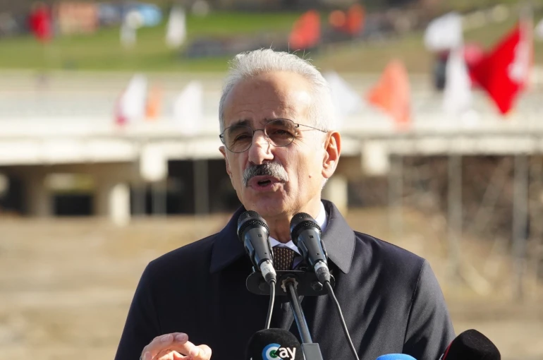 Bakan Uraloğlu: "Hızlı tren projesi tamamlandığında Ankara-Samsun arası 2,5 saate düşecek"