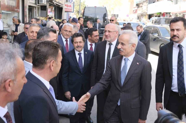 Bakan Uraloğlu: "Hızlı trenle Karaman’dan sadece Konya’ya, İstanbul’a, Ankara’ya değil Akdeniz’e de ulaşmış olacağız"