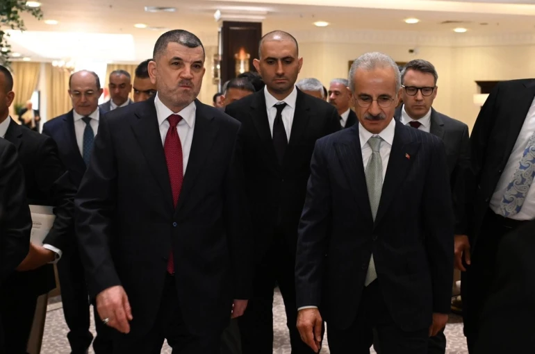 Bakan Uraloğlu, Iraklı mevkidaşı El-Haseni ile görüştü