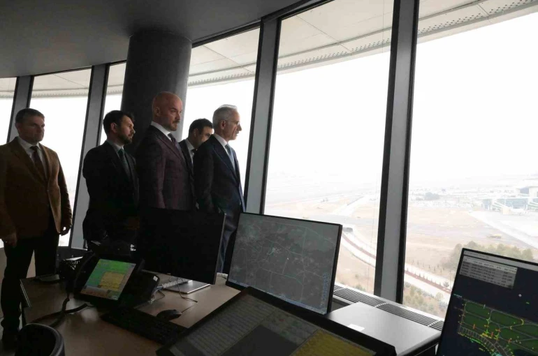 Bakan Uraloğlu: "Toplam 41 bin 52 metrekare inşaat alanına sahip çok sayıda binayı çağın en son teknolojisine uygun olarak inşa ettik"