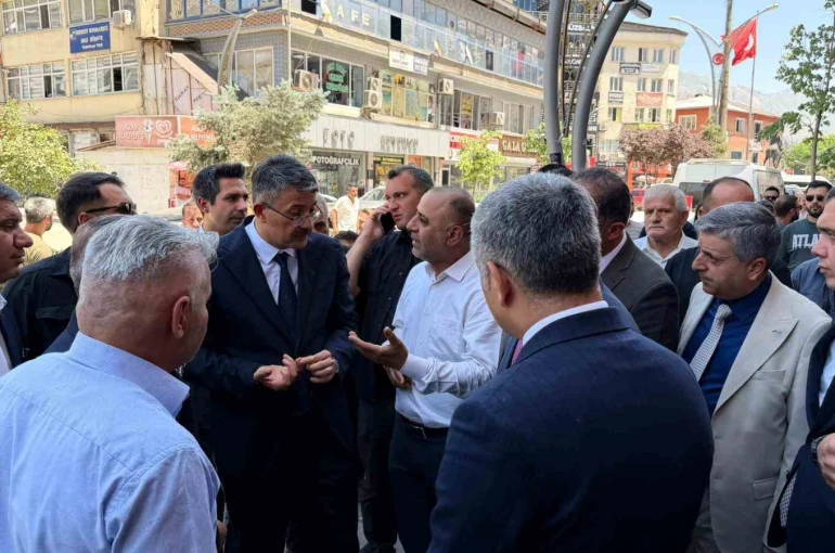 Bakan Yardımcısı Ali Çelik’e Hakkari’de sevgi seli