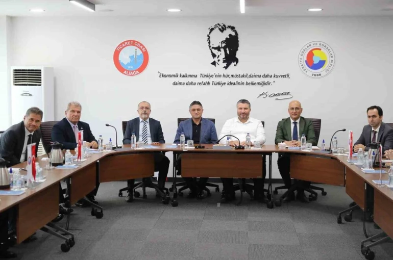 Bakan Yardımcısı Oruç Baba İnan, Aliağa’da yatırımcılarla bir araya geldi