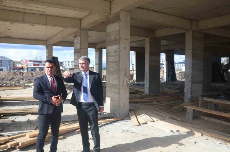 Bakan Yardımcısı Tarıkdaroğlu, huzurevi projesini yerinde inceledi