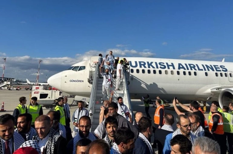 Bakan Yerlikaya: "36’sı Türk 137 aktivisti güven içinde İstanbul’a ulaştırdı"