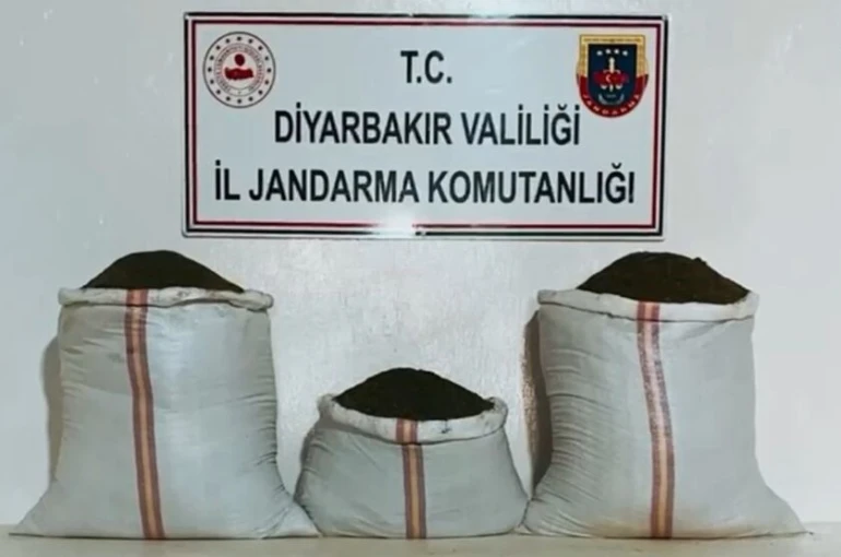 Bakan Yerlikaya, 555 kilogram uyuşturucu maddesi ele geçirildiğini açıkladı