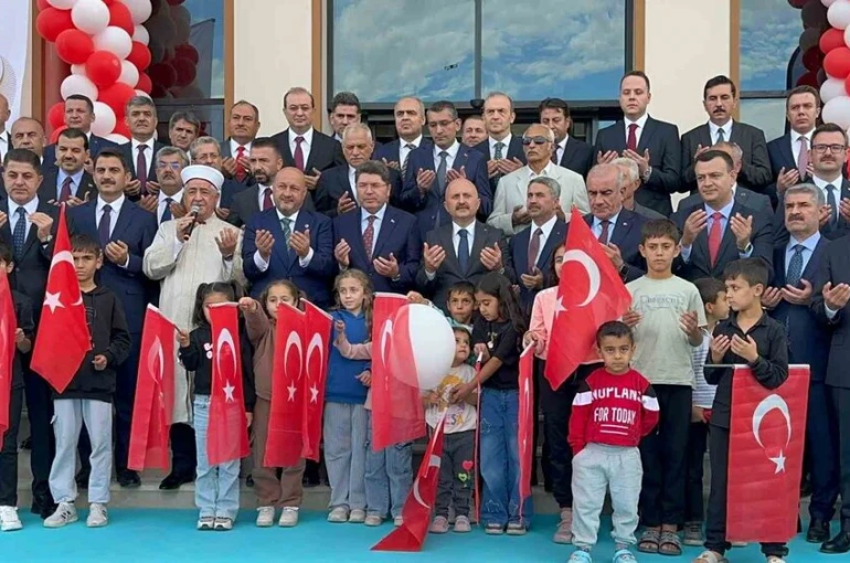 Bakan Yılmaz Tunç: "Deprem davalarında adaletin eşit şekilde tecelli etmesi için çalışmalarımız devam ediyor"
