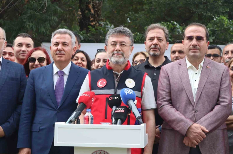 Bakan Yumaklı, İzmir’de Biyoteknik Mücadele Araştırma Merkezi’nin açılışını yaptı