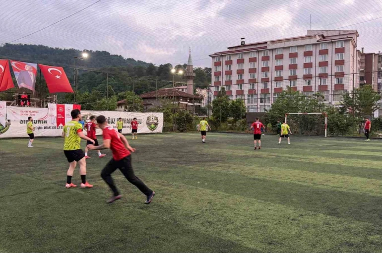 Bakanlığın pilot spor projesi Artvin’de gençleri sahaya indirdi