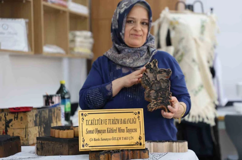 Bakanlıktan sanatçı belgesi alan usta, çit baskıyı geleceğe taşıyor