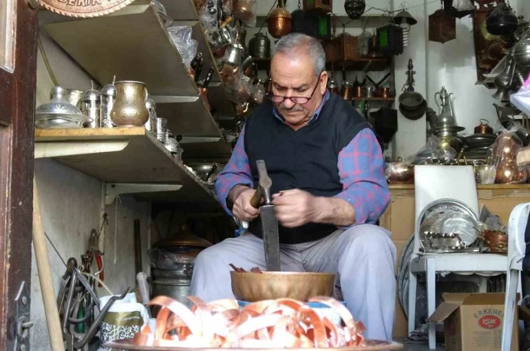 Bakır bileklikler yeniden moda oldu