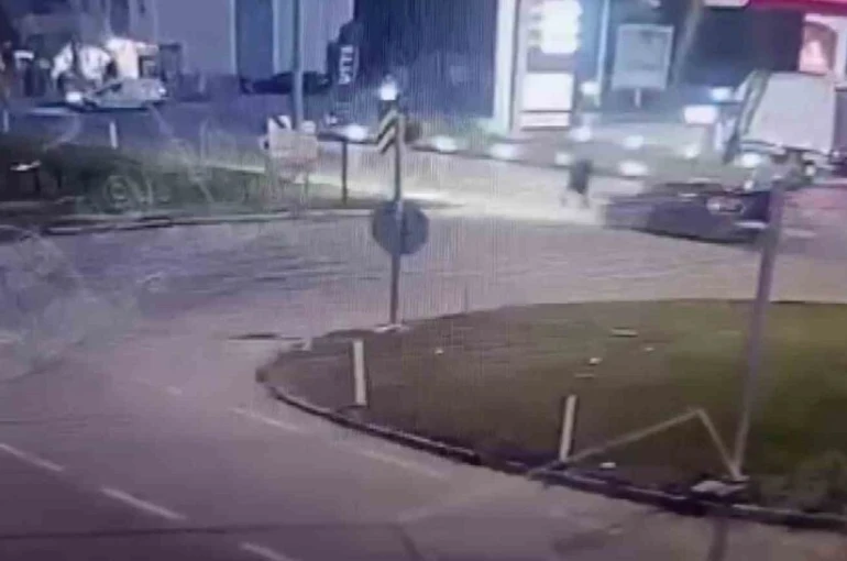 Bakkaldan çıktı, yolun karşısına geçerken hayatını kaybetti