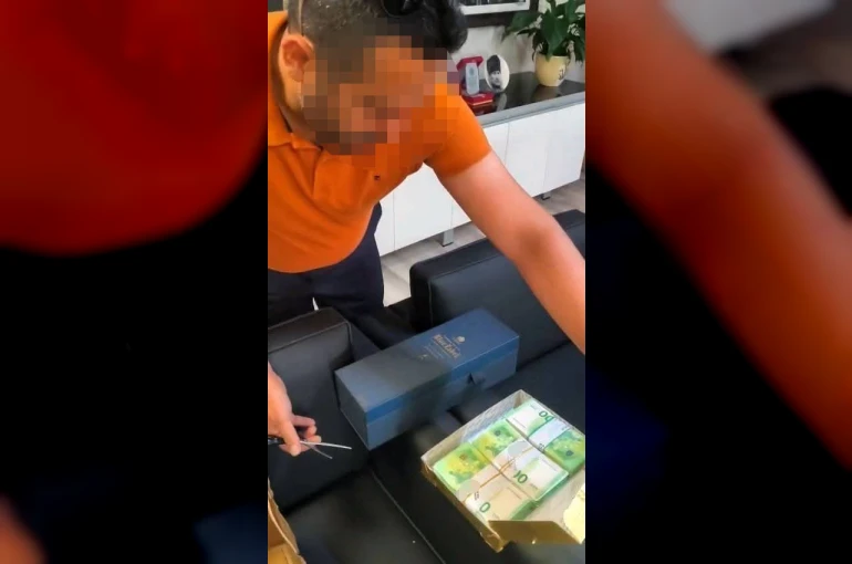 Baklava kutusunda makamında 110 bin euro ile yakalanan Tüter: "Video ve foto karesinden dolayı tutukluyum. Rüşvet olsa bile yattığım süreyle cezamı çektim"