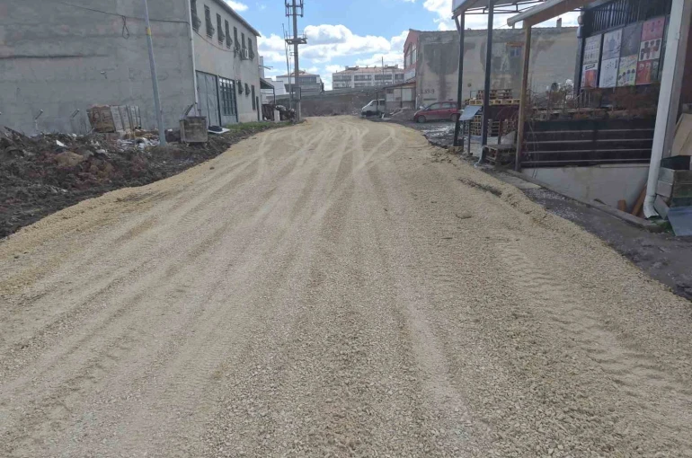 Baksan Sanayi Sitesi’nde ’balık tutulan’ yer onarıldı, diğer sokaklar aynı kaldı