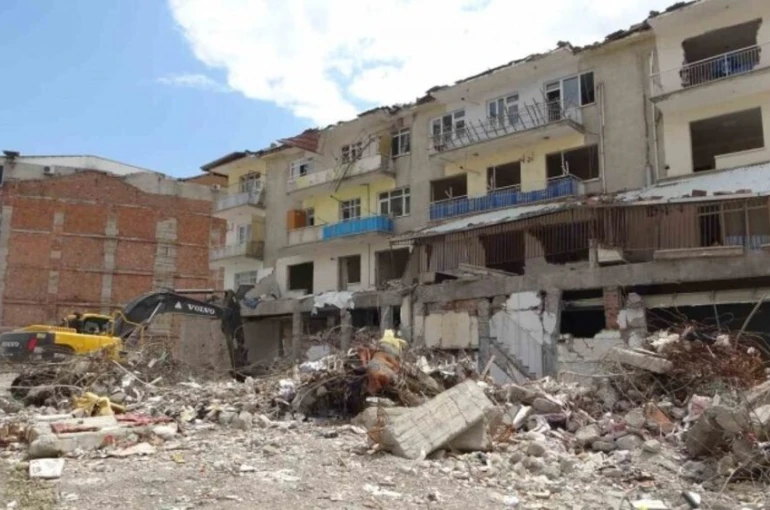 Balanlı Apartmanı davasında karar: 8 sanığa hapis cezası