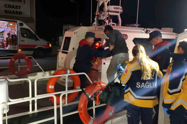 Balıkçı teknesinde yaralanan vatandaşa Sahil Güvenlikten tıbbi tahliye