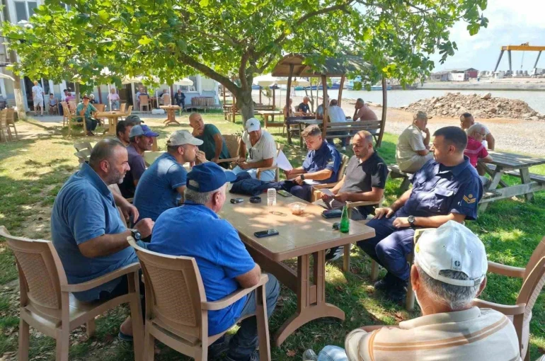 Balıkçılar denizlerin temiz tutulması konusunda bilgilendirildi