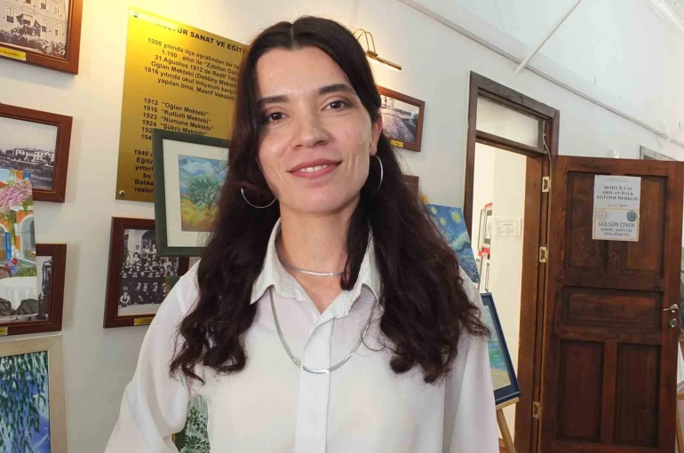 Balıkesir Burhaniye’de kadınların yıl boyu yaptığı resimler görücüye çıktı