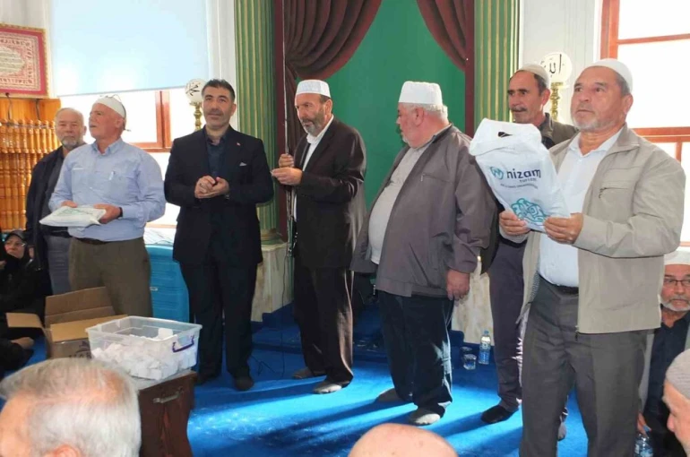 Balıkesir Burhaniye’de Umre Hayrı yoğun ilgi gördü