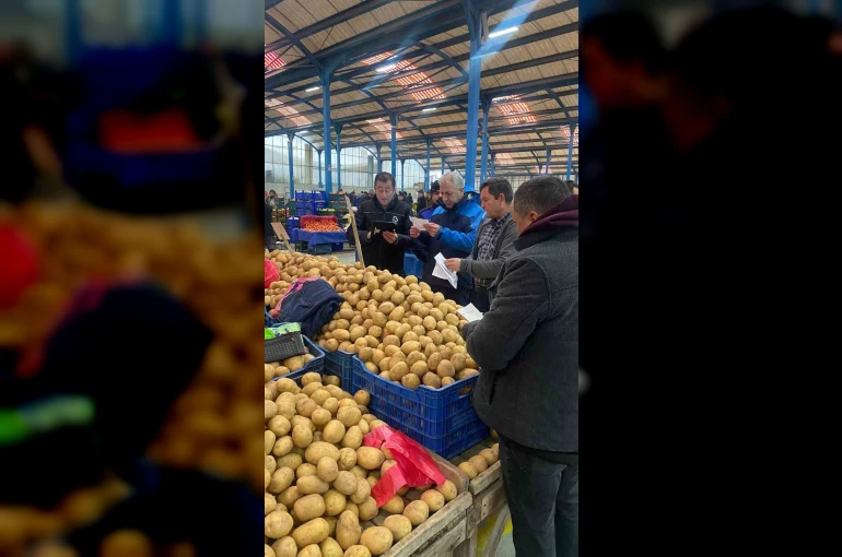 Balıkesir Büyükşehir Belediyesi pazar yerlerini denetliyor