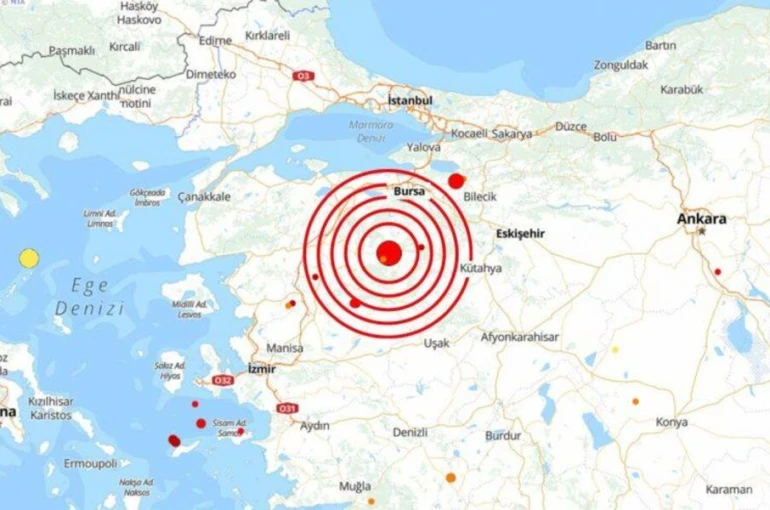 Balıkesir Sındırgı'da 4.9 büyüklüğünde deprem