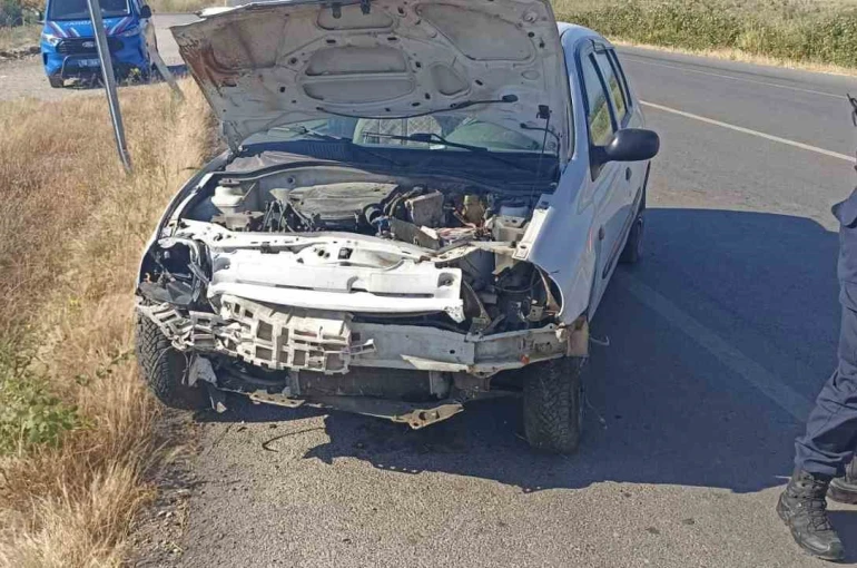 Balıkesir’de çift taraflı trafik kazası; 1 ağır 7 kişi yaralı