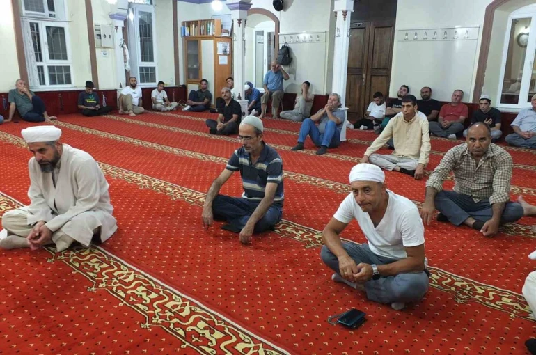 Balıkesirli imamın vaazları 3 ilçeden vatandaşları buluşturuyor