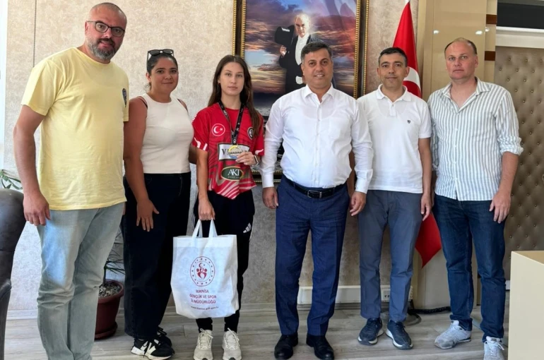 Balkan ikincisi milli sporcu Manisa’da da ödüllendirildi