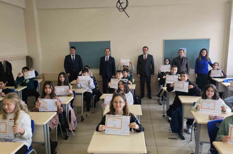 Bandırma’da 28 bin öğrenci yarıyıl tatiline girdi