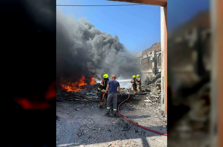 Bandırma’da Depo Yangını