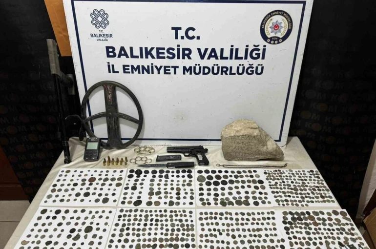 Bandırma’da tarihi eser ve silah operasyonu