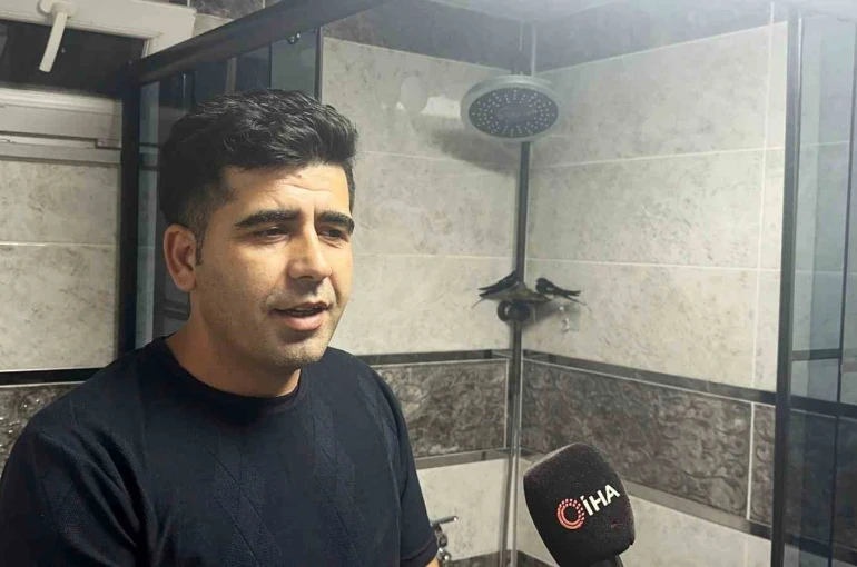 Banyoyu yuva yaptılar: Kırlangıçlar 7 yıldır evin misafiri