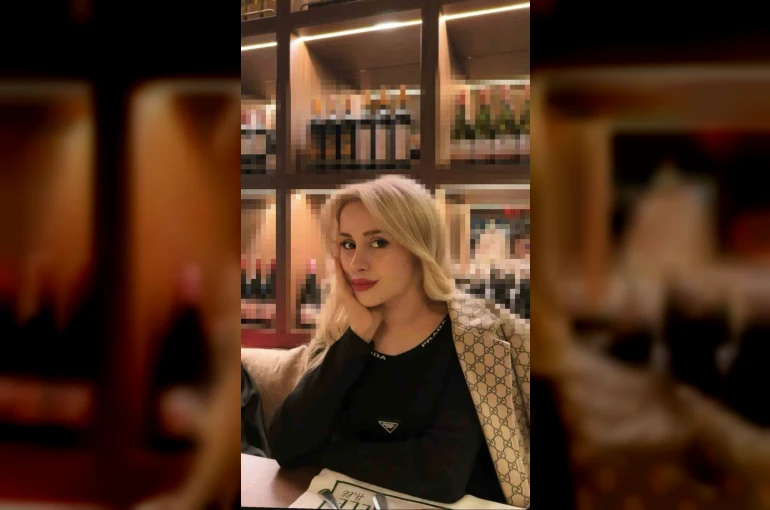 Başakşehir’de alkollü olduğu ileri sürülen sürücü kaldırımdaki genç kıza çarptı